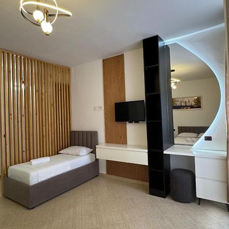 Eden Hotel Shëngjin Екстериор снимка
