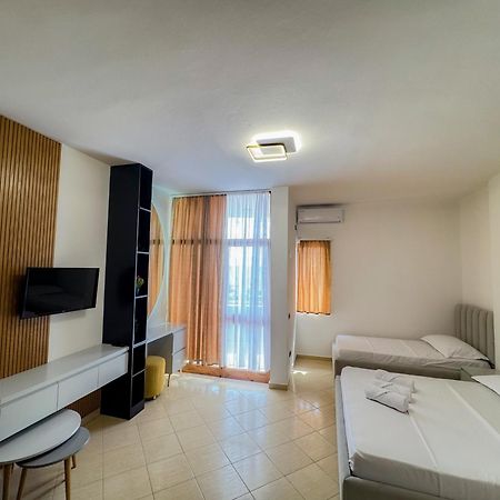 Eden Hotel Shëngjin Екстериор снимка