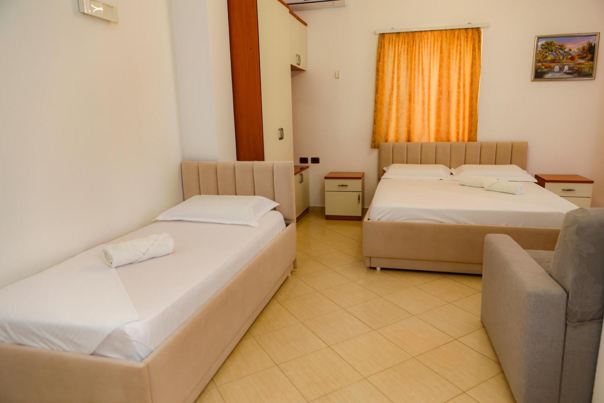 Eden Hotel Shëngjin Екстериор снимка