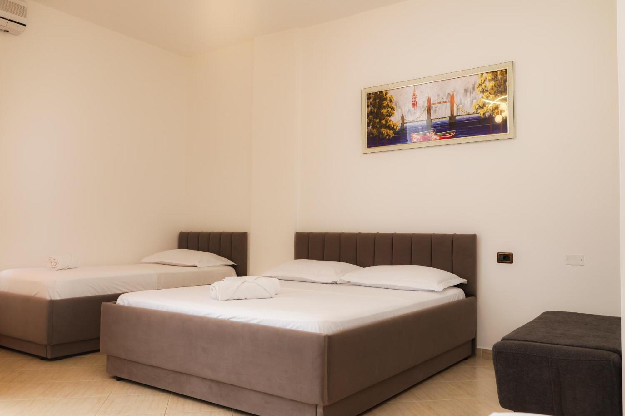 Eden Hotel Shëngjin Екстериор снимка