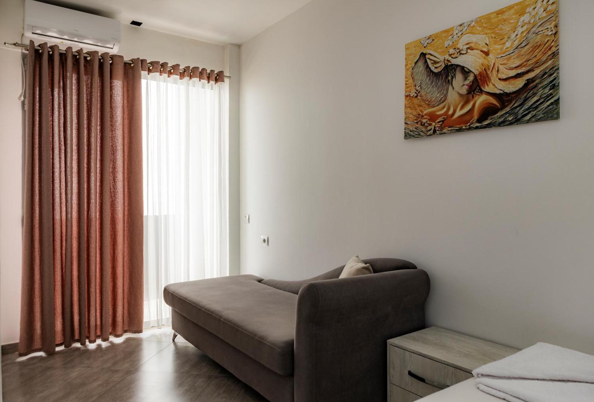 Eden Hotel Shëngjin Екстериор снимка