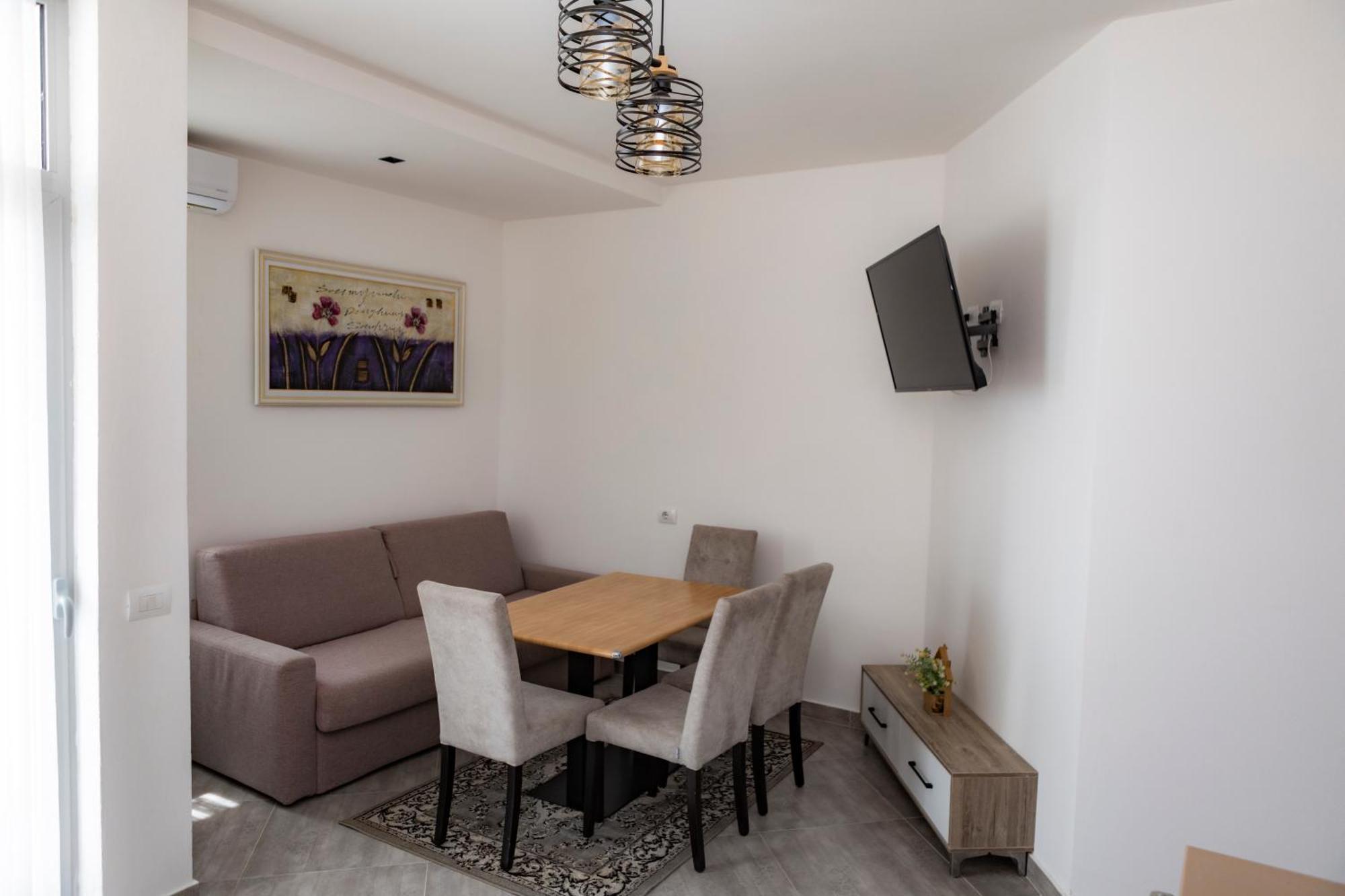 Eden Hotel Shëngjin Екстериор снимка