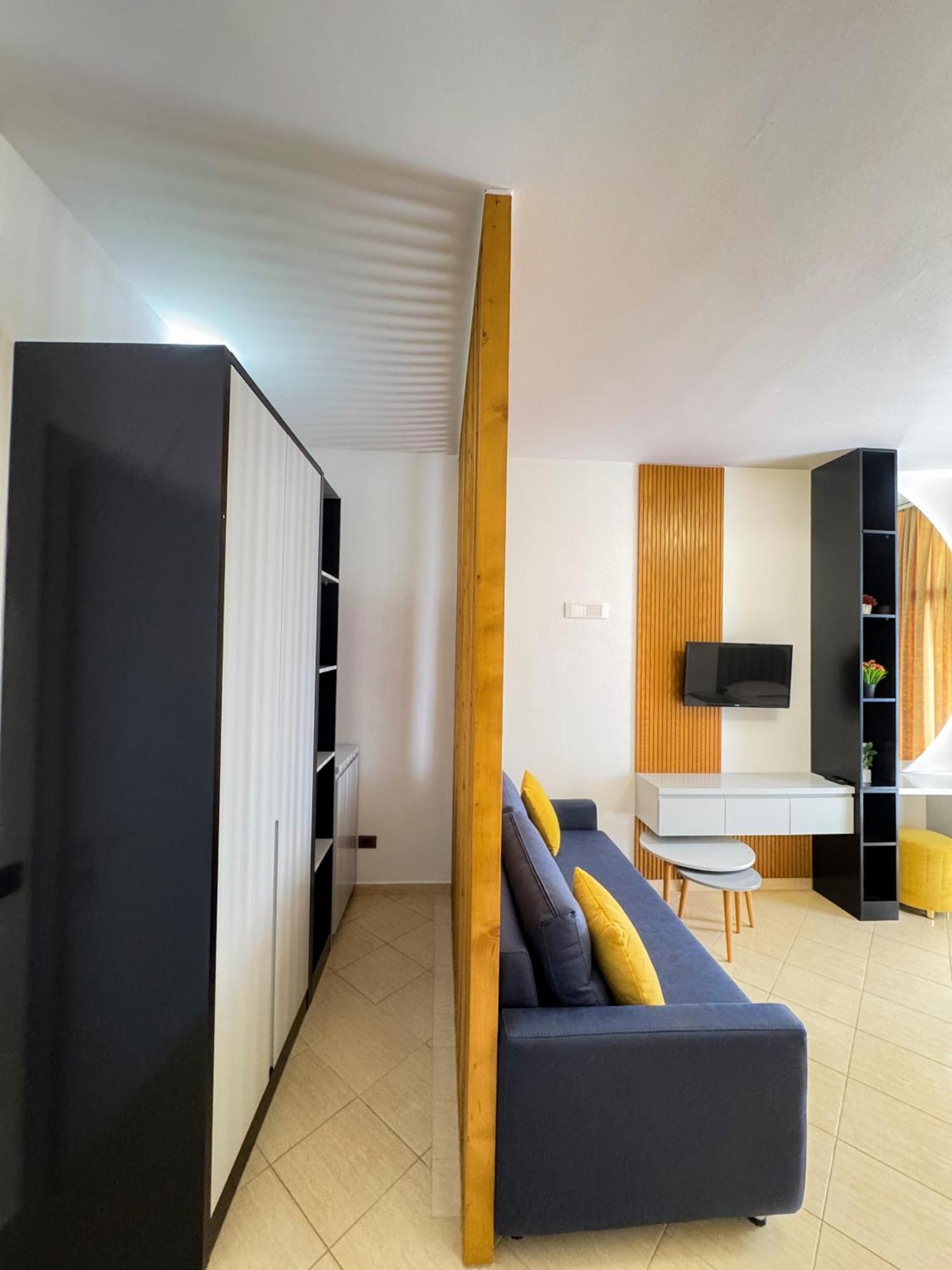 Eden Hotel Shëngjin Екстериор снимка